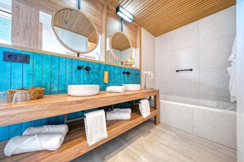 Excellence Suite with Sea View del hotel HOVIMA Suites Costa Adeje. Foto 4