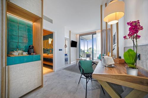 Excellence Suite Pool View del hotel HOVIMA Suites Costa Adeje. Foto 2