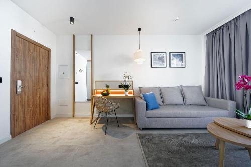 Suite con vistas al jardín del hotel HOVIMA Suites Costa Adeje. Foto 5