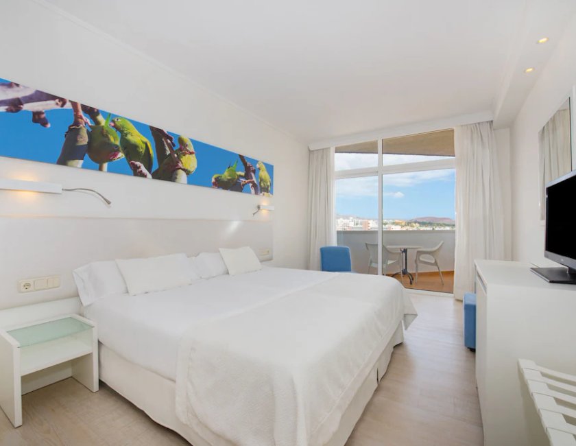 Habitación doble Vista Parcial Mar Balcón o Terraza 2 Camas individuales del hotel Iberostar Waves Bouganville Playa. Foto 1