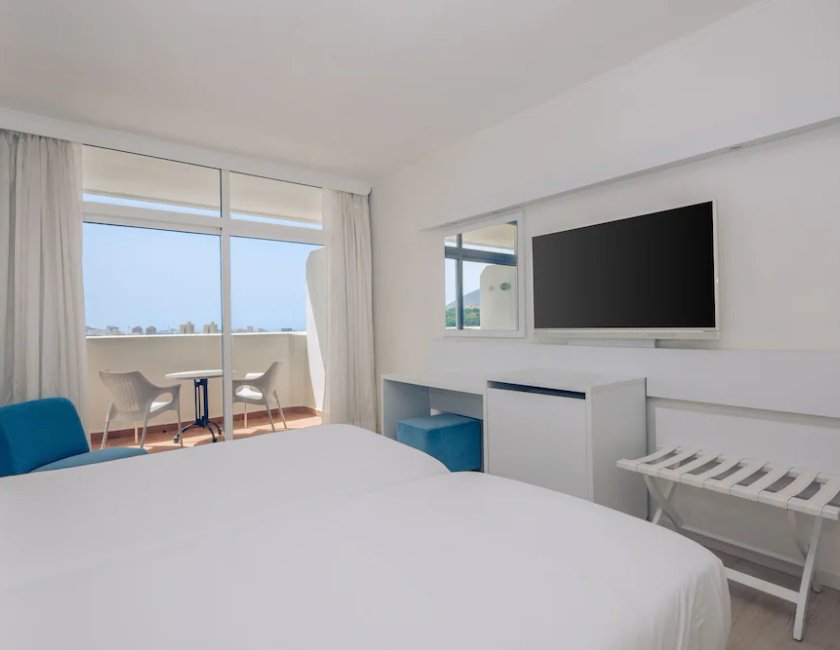 Habitación doble Balcón o Terraza 2 Camas individuales del hotel Iberostar Waves Bouganville Playa. Foto 7