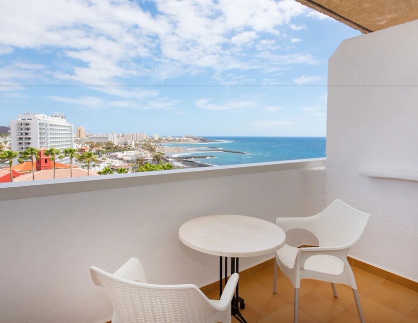 Habitación doble Vista Mar Balcón o Terraza Con Vistas 2 Camas individuales del hotel Iberostar Waves Bouganville Playa. Foto 8