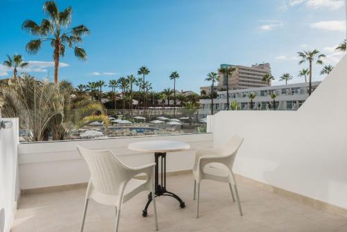Habitación Doble con vistas a la piscina del hotel Iberostar Las Dalias - All Inclusive
