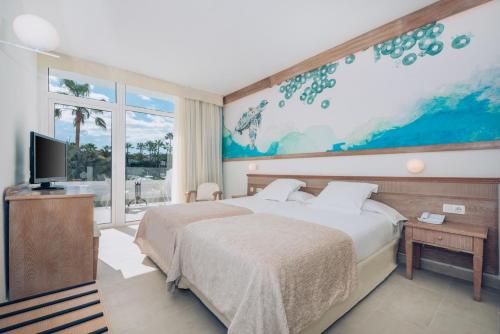 Habitación Doble con vistas a la piscina del hotel Iberostar Las Dalias - All Inclusive. Foto 10