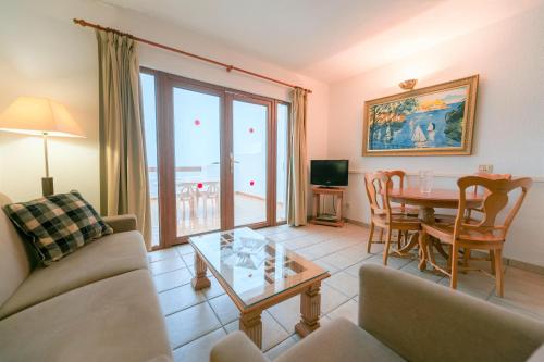 Apartamento de 1 dormitorio con vistas al mar del hotel Ona Beverly Hills Suites. Foto 10