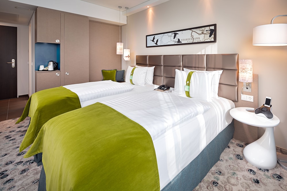 Habitación Estandar del hotel Holiday Inn Berlin City East Side. Foto 1