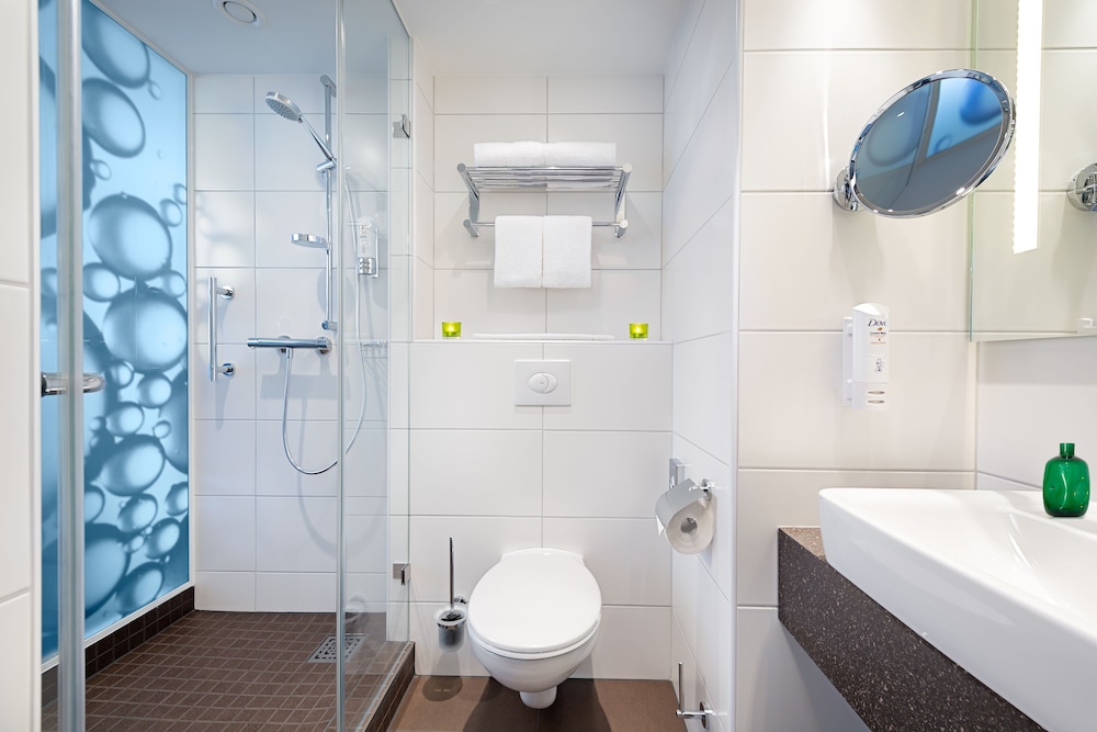 Habitación estándar, 1 cama de matrimonio, accesible para personas con discapacidad del hotel Holiday Inn Berlin City East Side. Foto 8
