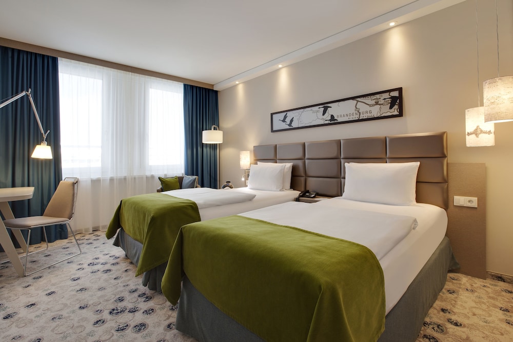 Habitación estándar, 2 camas individuales del hotel Holiday Inn Berlin City East Side. Foto 1