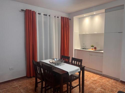 Apartamento Con Cocina 1 habitación 2 Camas individuales del hotel Funchal. Foto 8