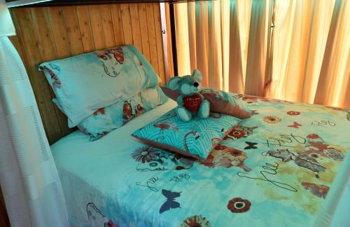 Litera en habitación compartida masculina del hotel Los Delfines