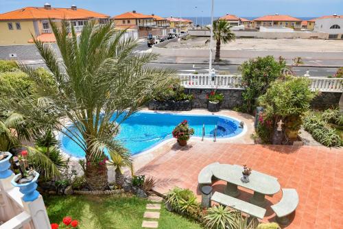 Litera en habitación compartida masculina del hotel Los Delfines. Foto 3