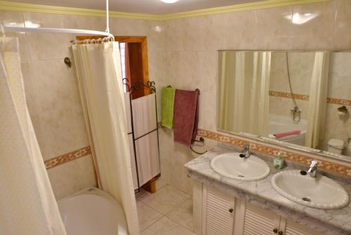 Apartamento de 1 dormitorio con vistas al jardín del hotel Los Delfines. Foto 6