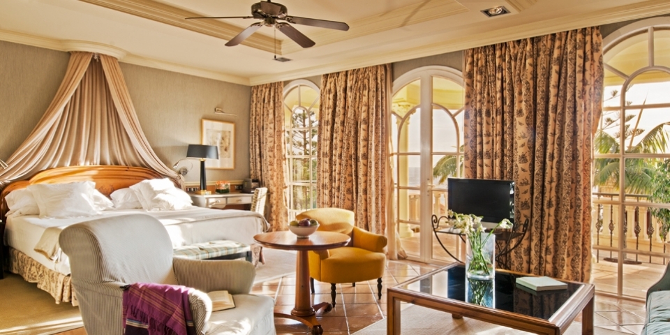 Junior Suite Ducal Vista Jardín del hotel Bahia Del Duque