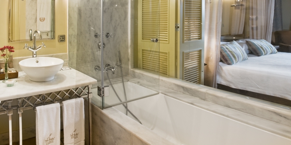 Suite Familiar del hotel Bahia Del Duque. Foto 1