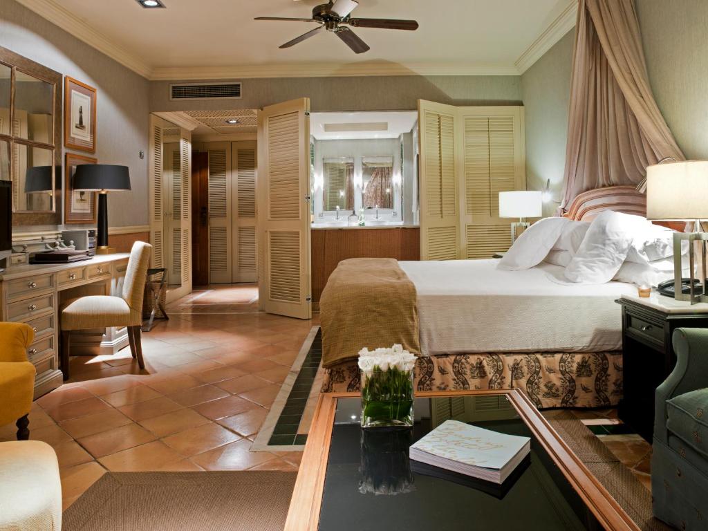 Habitación doble Lujo del hotel Bahia Del Duque. Foto 2