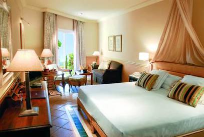 Habitación doble Vista Mar Lujo del hotel Bahia Del Duque. Foto 2