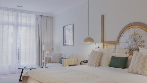 Double Room Garden View (2 Adults + 1 Child) del hotel Bahia Del Duque