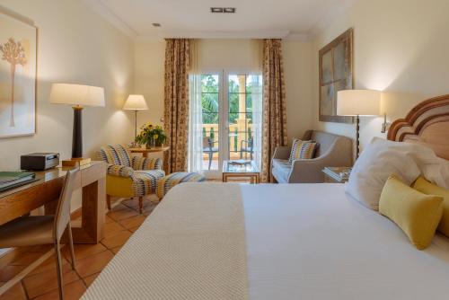 Double Room Casas Ducales Garden View (2 Adults) del hotel Bahia Del Duque. Foto 3