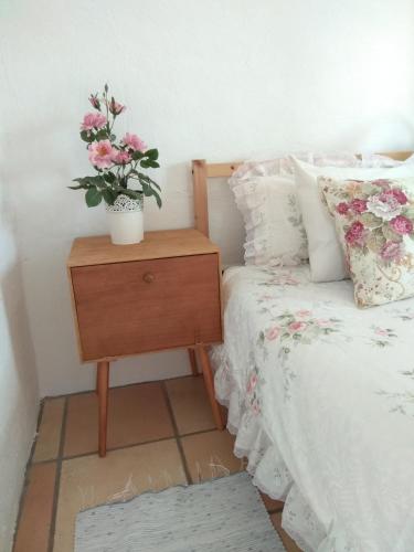 Habitación Triple con baño compartido del hotel El Cerro de la Luna. Foto 4