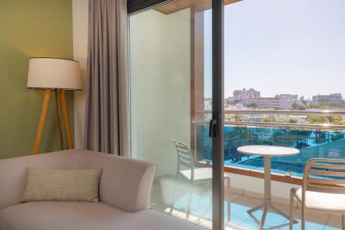 Doble Superior del hotel AluaSoul Costa Adeje. Foto 2