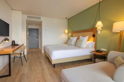 Habitación Doble Superior con vistas al océano del hotel AluaSoul Costa Adeje. Foto 2