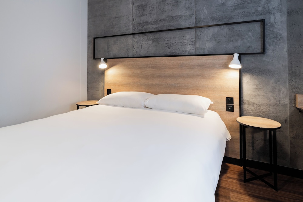 Habitacion Standard con 1 cama doble del hotel Ibis Namur Centre. Foto 2