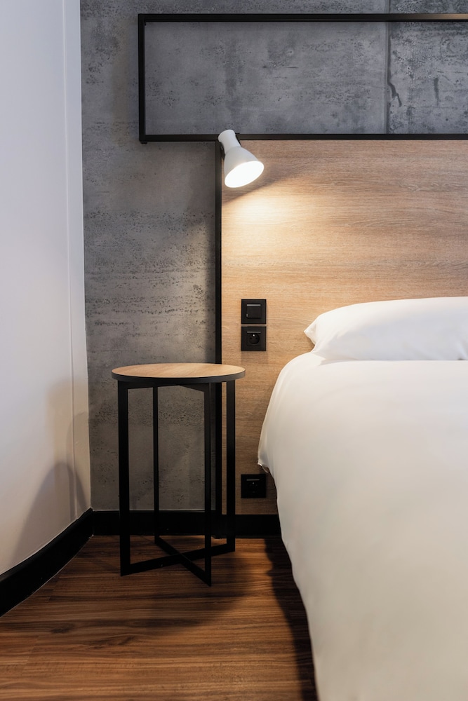 Habitacion Standard con 1 cama doble del hotel Ibis Namur Centre. Foto 3