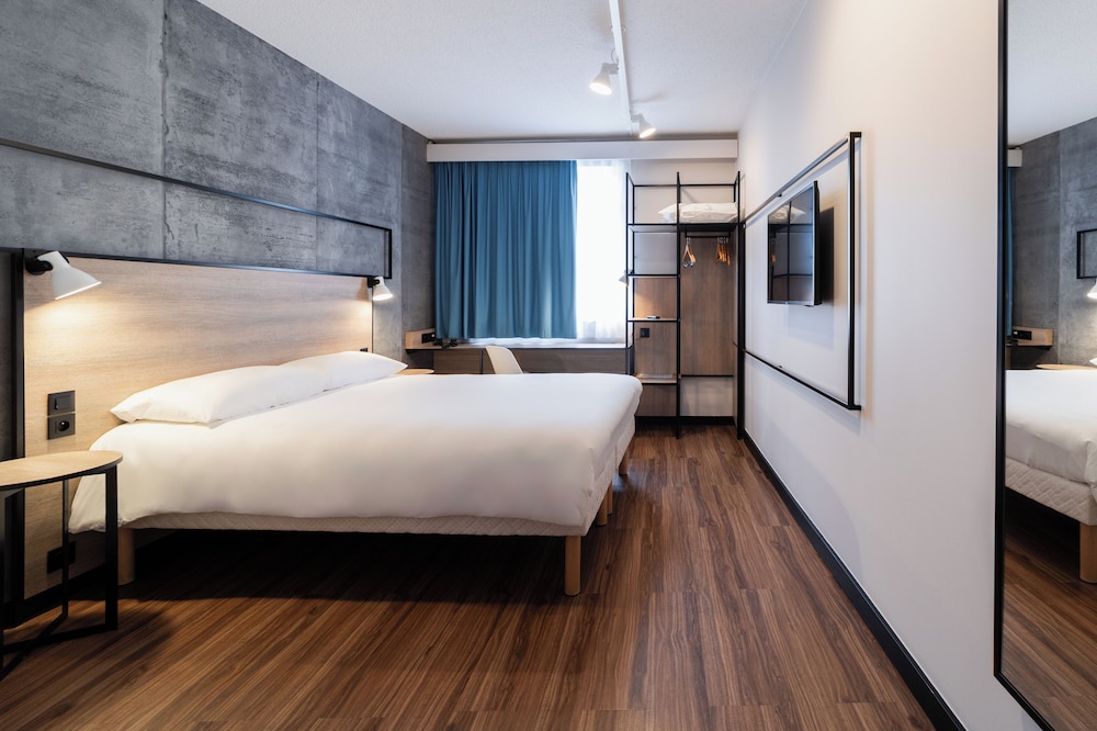 Habitacion Standard con 1 cama doble del hotel Ibis Namur Centre. Foto 7