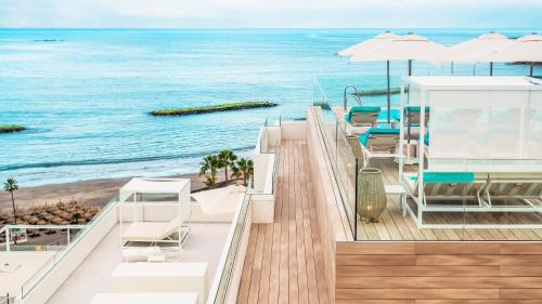 Habitación Doble Star Prestige con vistas laterales al mar y acceso al salón executive del hotel Iberostar Selection Sábila. Foto 1