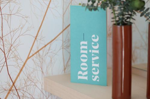 Habitación Doble Star Prestige con vistas laterales al mar y acceso al salón executive del hotel Iberostar Selection Sábila. Foto 4