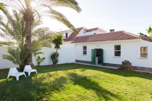 Estudio con vistas al jardín del hotel Caserío de Guaza. Foto 6