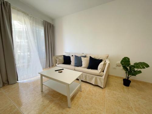 Apartamento Vista Mar Balcón o Terraza Sofá Cama incluido 1 Cama doble kitchenette del hotel Edificio Don Diego. Foto 9