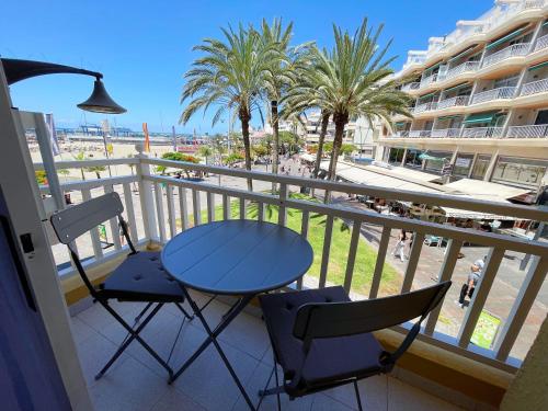 Apartamento con vistas al mar del hotel Edificio Don Diego. Foto 2