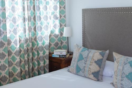 Habitación Doble Pequeña del hotel Villa Ariadna. Foto 20