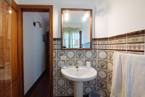 Habitación Doble con vistas a la montaña - 1 o 2 camas del hotel Villa Ariadna. Foto 1