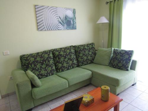 Apartamento de 1 dormitorio con sofá cama del hotel Jardín Marino. Foto 2