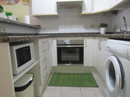 Apartamento de 1 dormitorio con sofá cama del hotel Jardín Marino. Foto 13