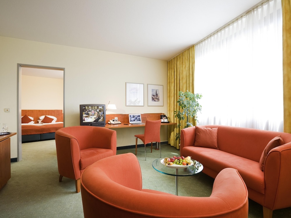Suite Privilege con dos camas individuales del hotel Mercure Offenburg Am Messeplatz. Foto 5