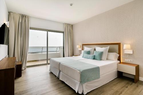 Suite con vistas frontales al mar del hotel Alua Atlántico Golf – All Inclusive