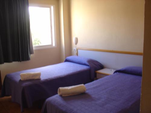 Double or Twin Room with Private Bathroom del hotel Mova. Foto 4
