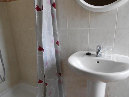 Single Room with Shared Bathroom del hotel Mova. Foto 5