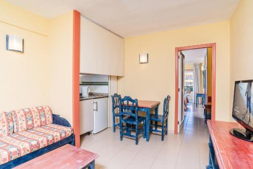 Apartamento Confort de 1 dormitorio del hotel Hovima Jardín Caleta. Foto 1