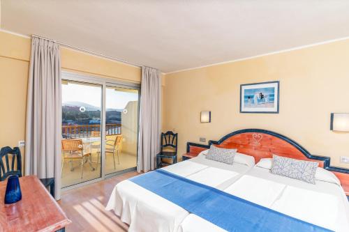 Apartamento Vista Mar Balcón o Terraza Superior 1 habitación Sofá Cama incluido 2 Camas individuales del hotel Hovima Jardín Caleta. Foto 4