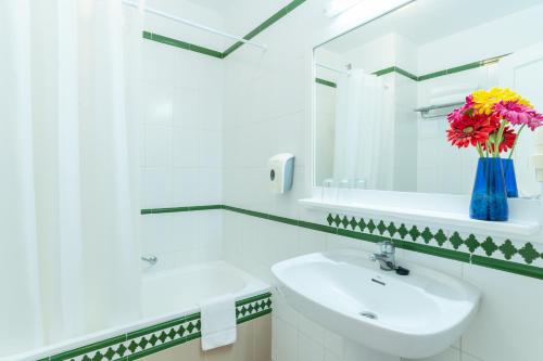 Apartamento Confort de 1 dormitorio del hotel Hovima Jardín Caleta. Foto 4