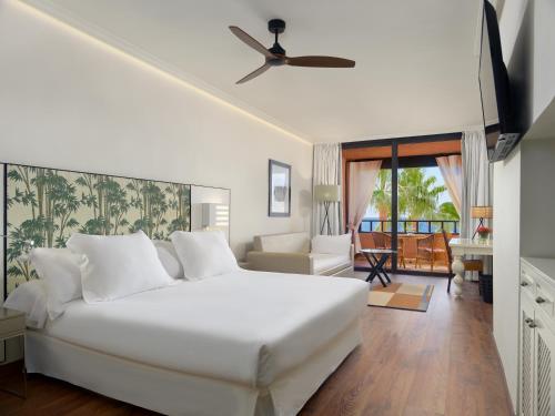 Habitación Familiar del hotel H10 Costa Adeje Palace. Foto 4