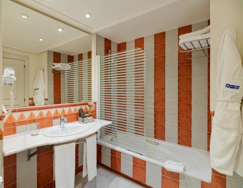 Habitación Doble del hotel H10 Costa Adeje Palace. Foto 4