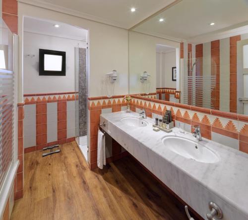 Suite Junior del hotel H10 Costa Adeje Palace. Foto 7