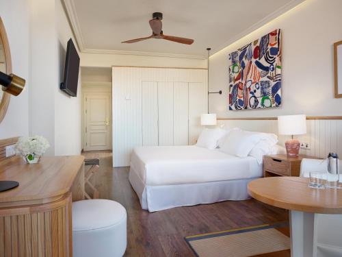 Habitación Doble Privilege del hotel H10 Costa Adeje Palace. Foto 11