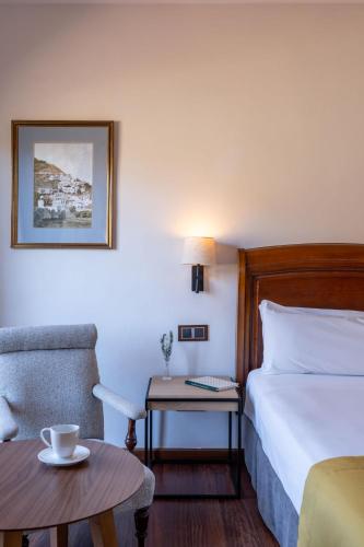 Habitación Doble Estándar del hotel Parador de Las Cañadas del Teide. Foto 1