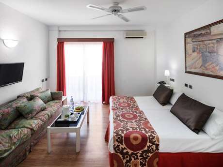 Habitación familiar Premium del hotel Catalonia Punta del Rey. Foto 2